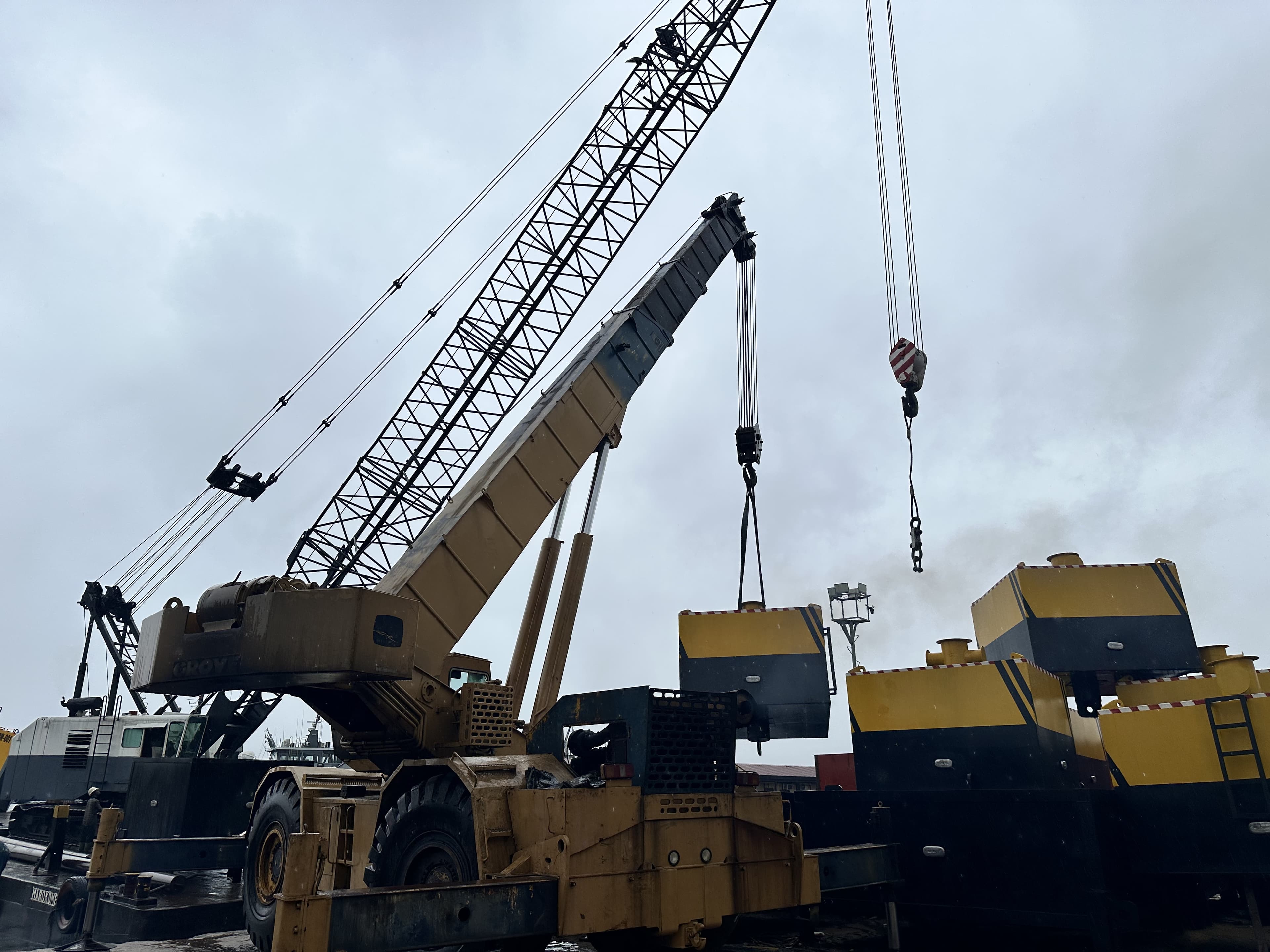 5,000-Ton Barge General Maintenance